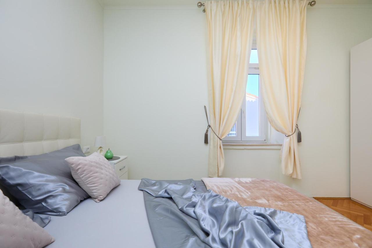 Spacious 4 Bedroom Dubrovnik Apartment Exterior photo